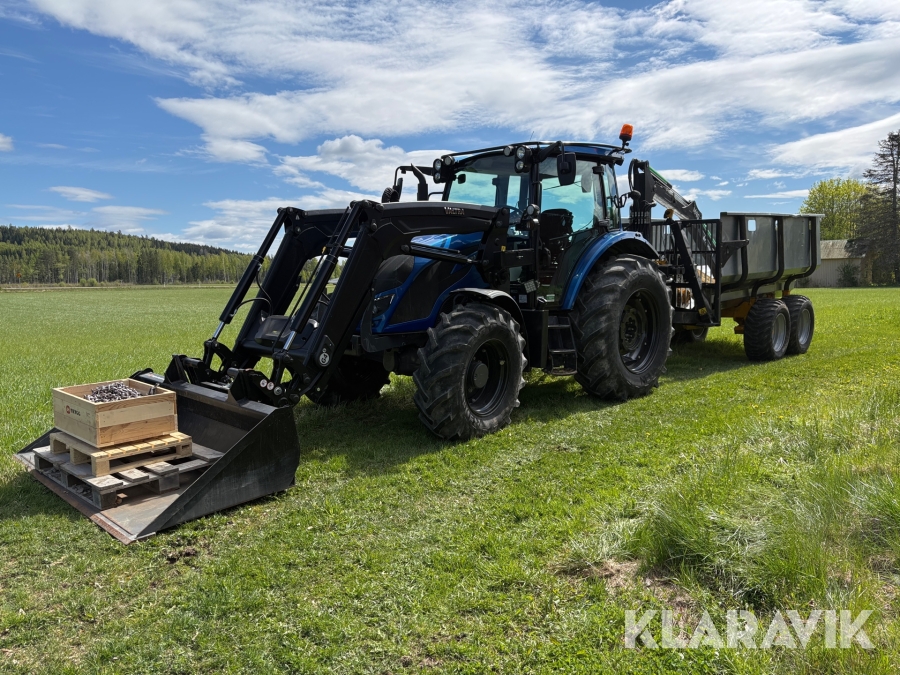 Traktor Valtra A114 med Moheda 101 4WD skogsvagn