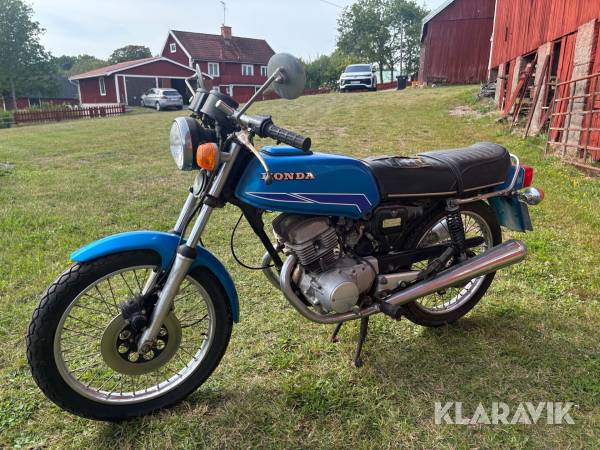 Motorcykel Honda CB 125 T