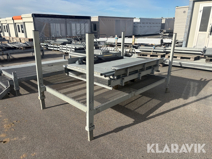 Plattform med ramp Trident 1.5x2.5m galvad