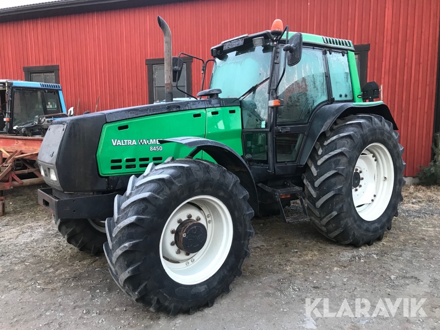 Traktor Valtra 8450 Twintrac