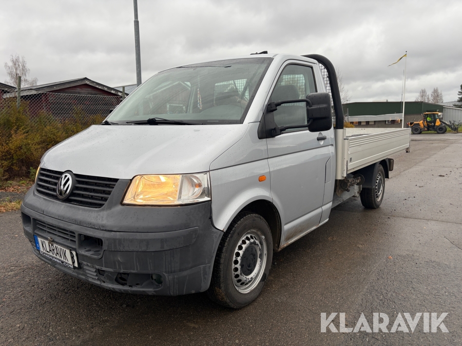 Flakbil Volkswagen Transporter med kran 