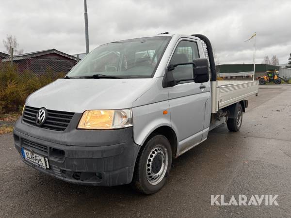 Flakbil Volkswagen Transporter med kran 