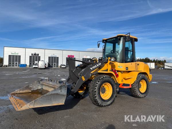 Hjullastare Volvo L30G med planeringsskopa & gafflar