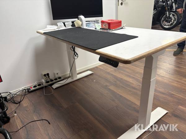 Höj och sänkbart bord 140cm med minne