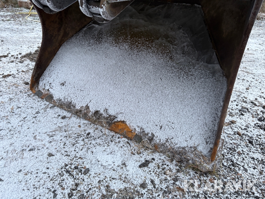 Grävmaskin Hitachi ZX225 USLC-6 med redskap