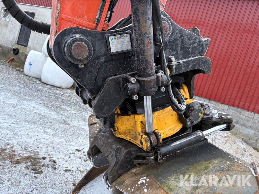 Grävmaskin Hitachi ZX225 USLC-6 med redskap