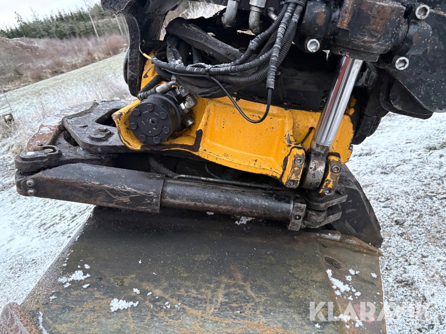 Grävmaskin Hitachi ZX225 USLC-6 med redskap