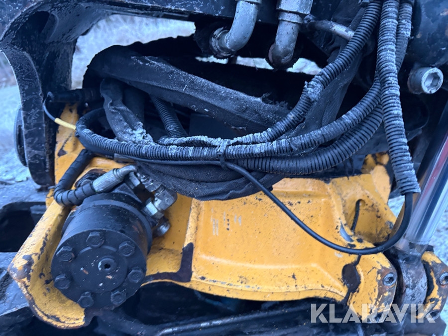 Grävmaskin Hitachi ZX225 USLC-6 med redskap