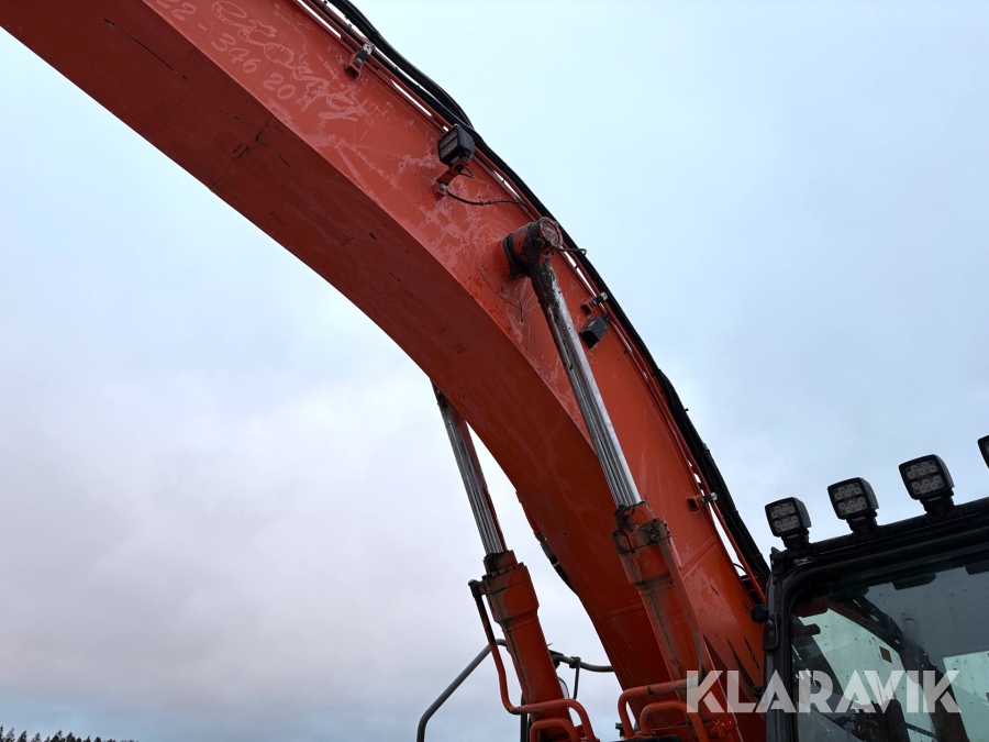 Grävmaskin Hitachi ZX225 USLC-6 med redskap