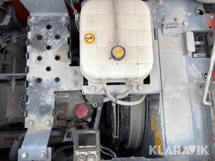 Grävmaskin Hitachi ZX225 USLC-6 med redskap