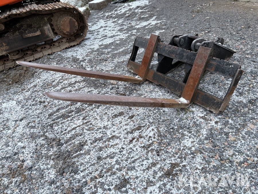 Grävmaskin Hitachi ZX225 USLC-6 med redskap