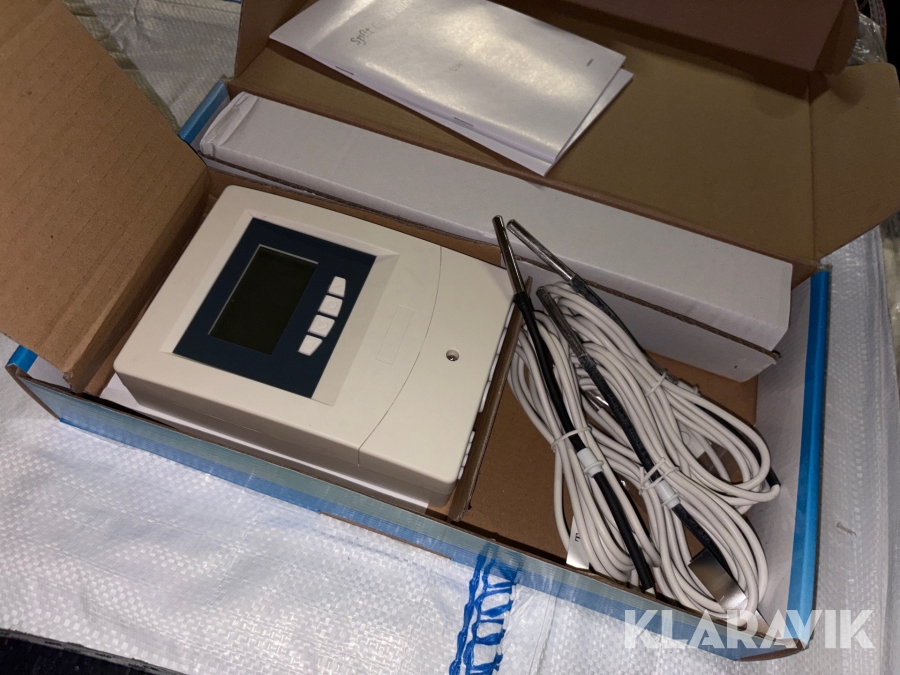 Solfångare med pumpgrupp och styrning