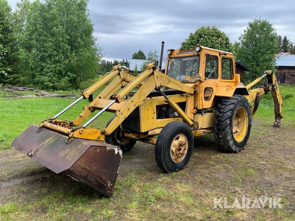 Traktorgrävare Hymas 467 med flera redskap