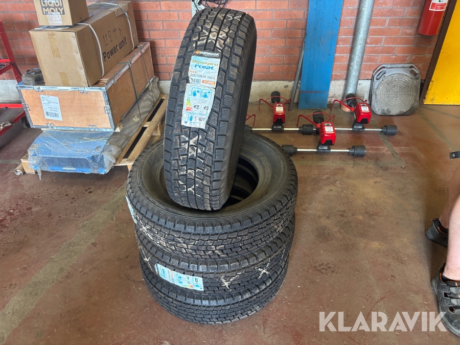 Personbilsdäck Hankook 225/70R16