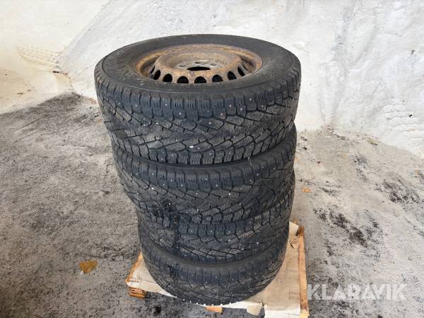 Vinterdäck Nokian 235/65R16 4 st