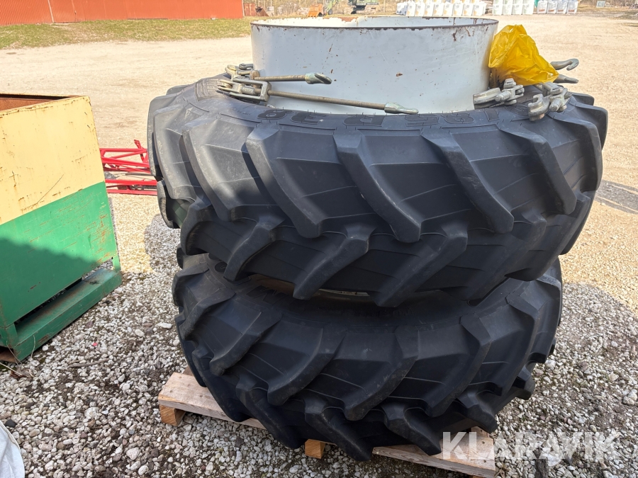 Dubbelmontage Pirelli 520/85R38 2st