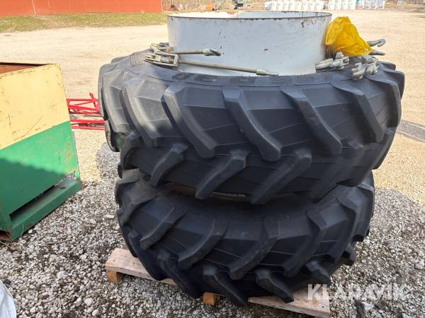 Dubbelmontage Pirelli 520/85R38 2st