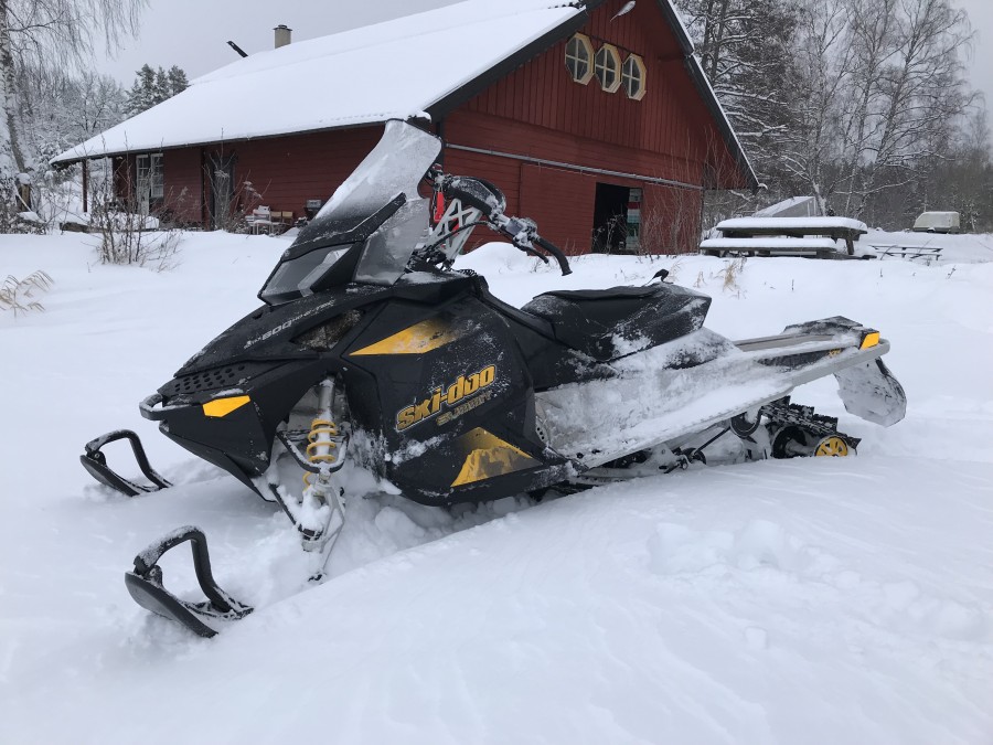 Snöskoter Ski-doo Summit 600 E-TEC