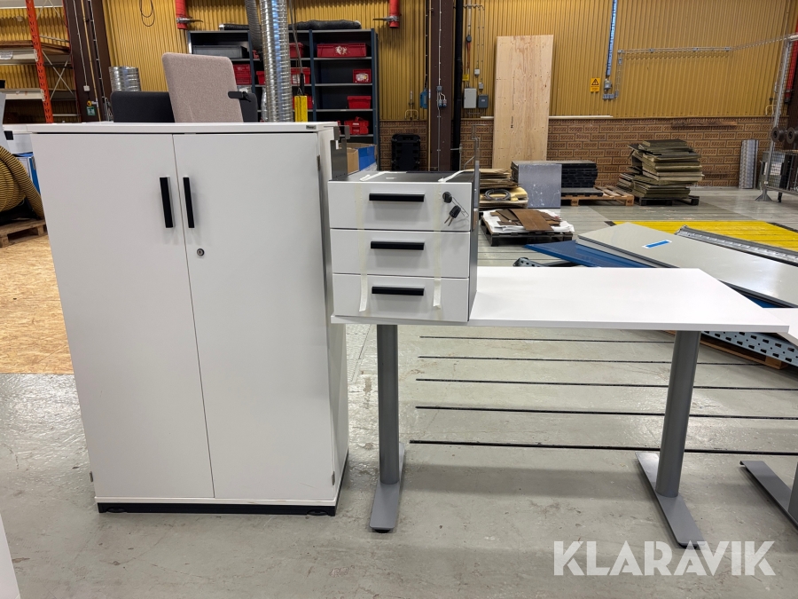 Kontorsmöbler Kinnarps Skåp och skrivbord