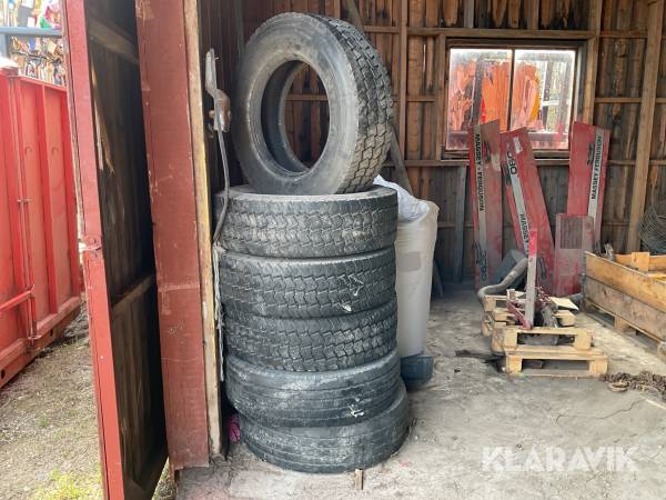 6st däck Nordman/Michelin 265/70R19.5
