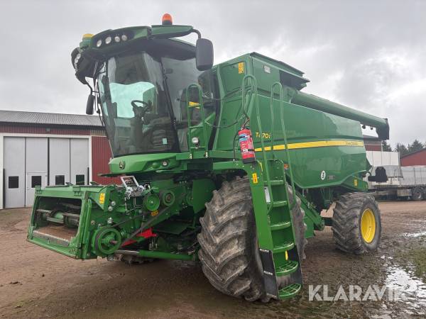 Skördetröska John Deere T670I