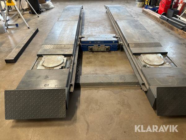 Körbanelyft Nordic EE-6604V2.BWF 4 ton med inbyggd sax i körbana