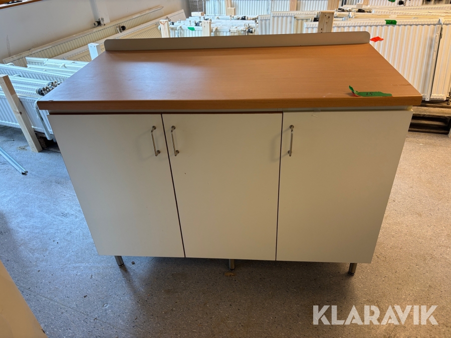 Bänk Ballingslöv med skåp 1st