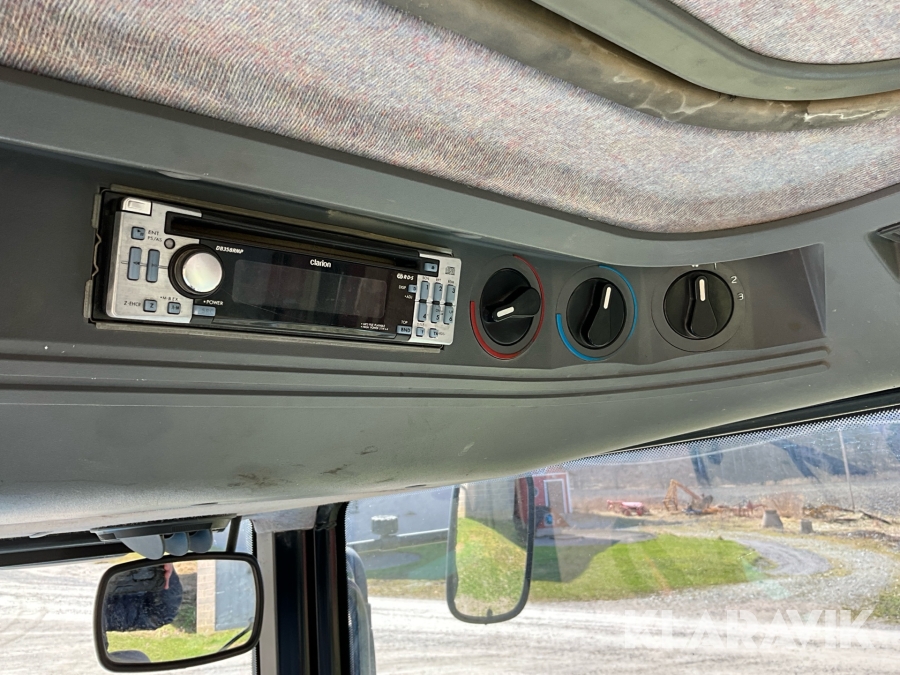 Traktor New Holland 8560