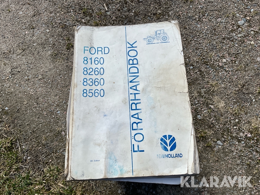 Traktor New Holland 8560