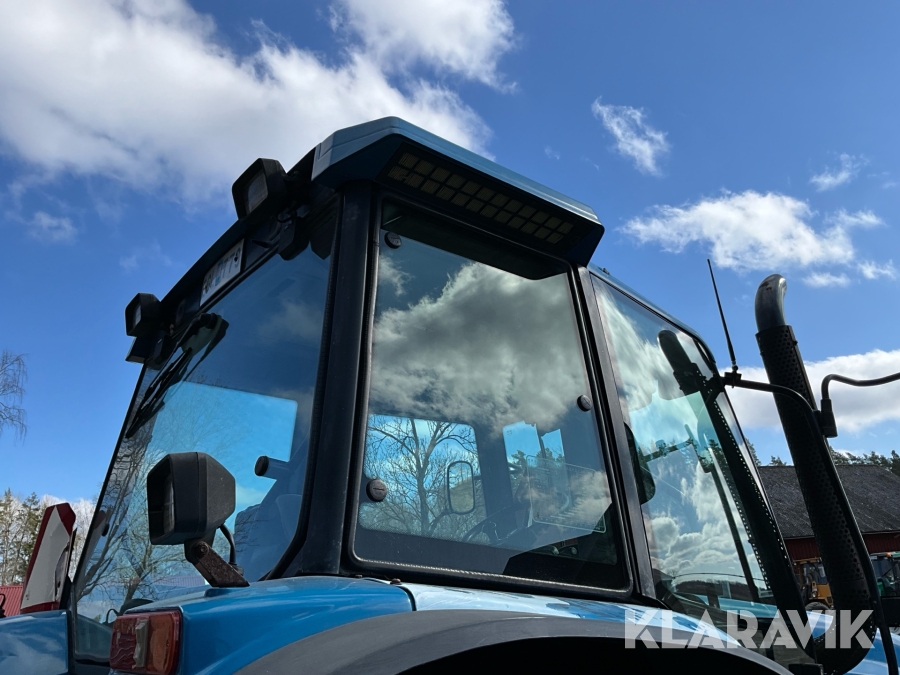 Traktor New Holland 8560