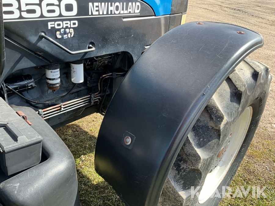Traktor New Holland 8560