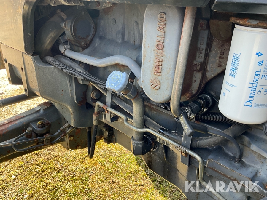 Traktor New Holland 8560