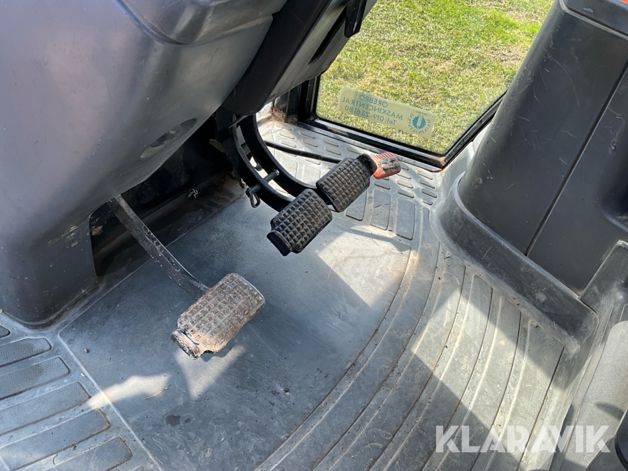 Traktor New Holland 8560