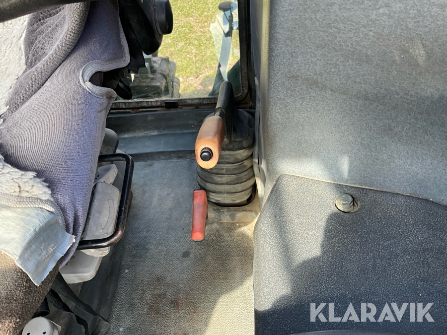 Traktor New Holland 8560