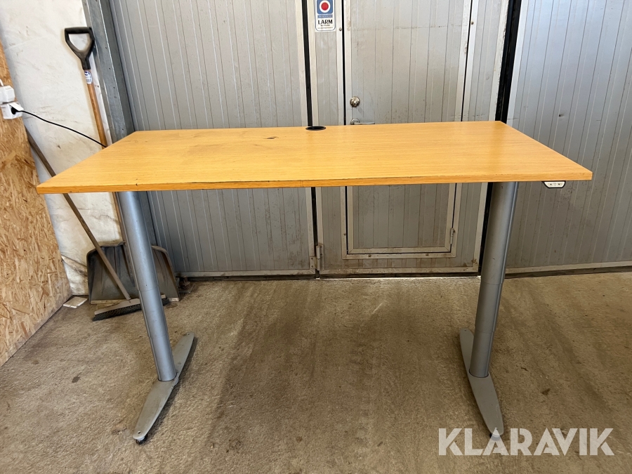 Skrivbord höj och sänkbar Kinnarps Serie T & F