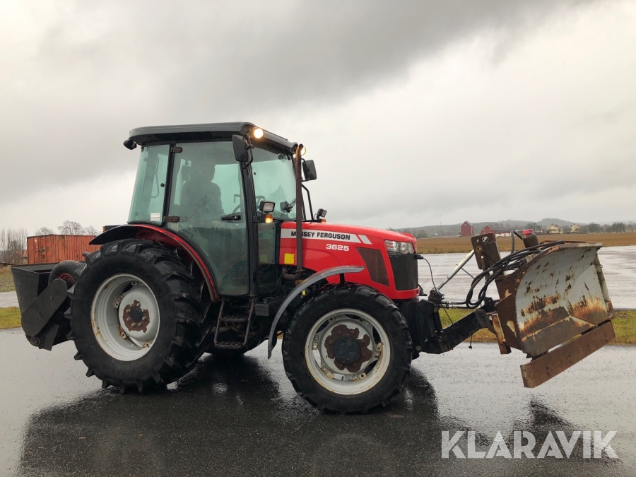Traktor Massey Ferguson 3625 vikplog + sandspridare