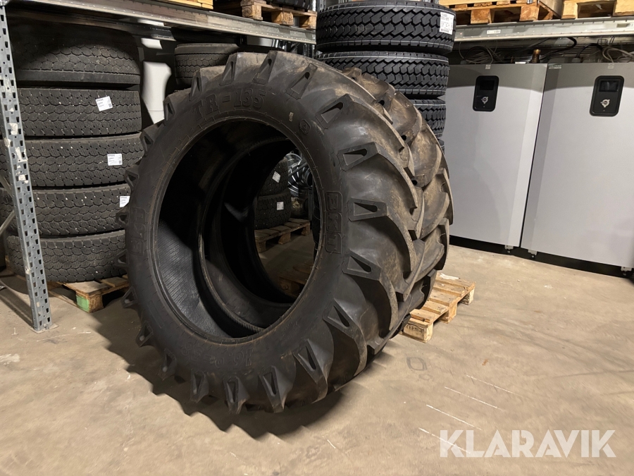 Traktordäck BKT TR 135 2 st