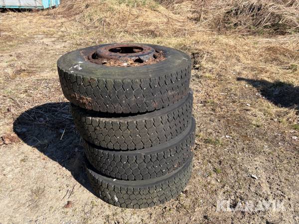 Däck med fälg 9.5R 17.5 4st