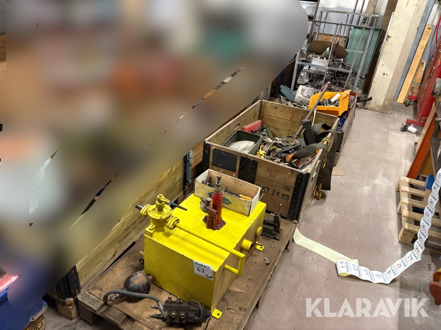 Blandad utrustning & reservdelar 4st pall