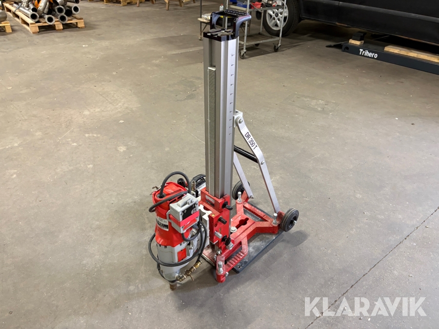 Kärnborr med stativ Milwaukee DR 350 T och vakuumplatta