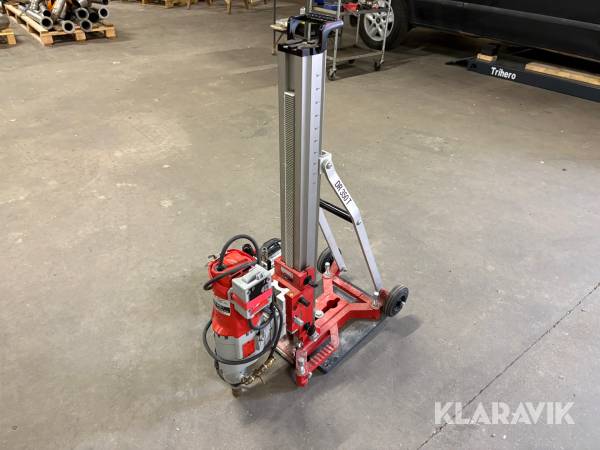 Kärnborr med stativ Milwaukee DR 350 T och vakuumplatta