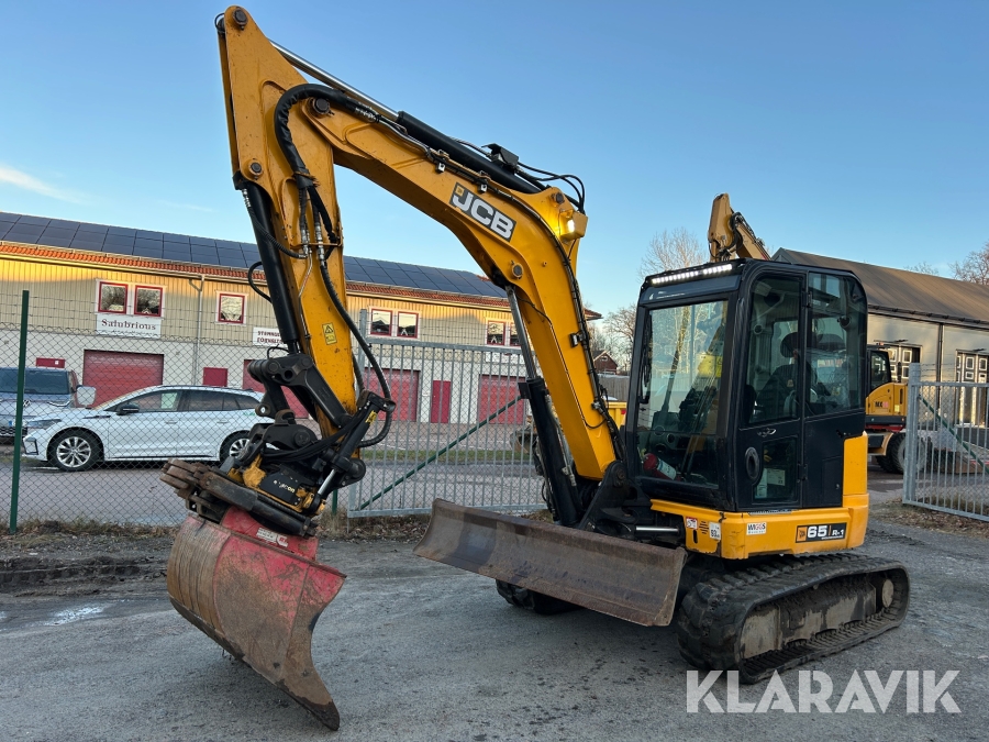 Grävmaskin JCB 65R-1 med rotator och 4 redskap