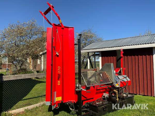 Traktordriven vedprocessor Bala Agri 370 8ton