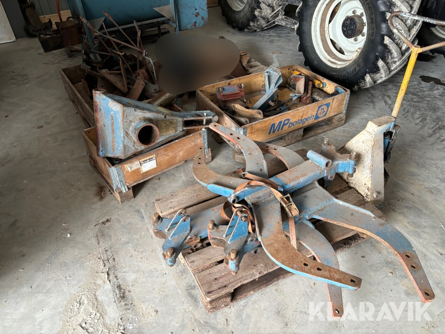 Diverse reservdelar till plog Överum CV 498 H