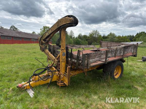 Tippkärra med kran och drivning