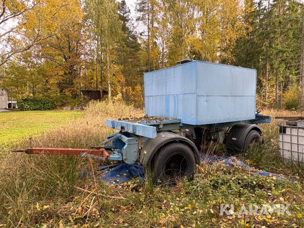 Vattentank på vagn med värmare