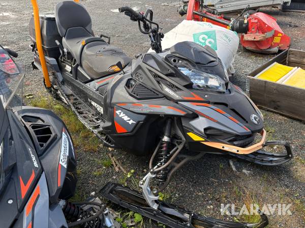 Snöskoter Lynx Commander 900 ACE