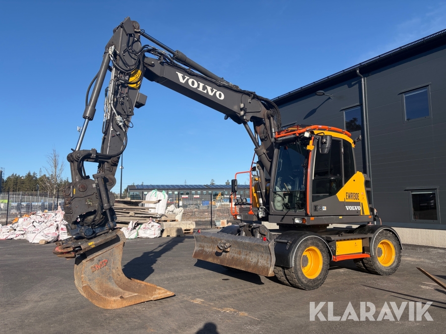 Hjulgrävare Volvo EWR130E med redskap