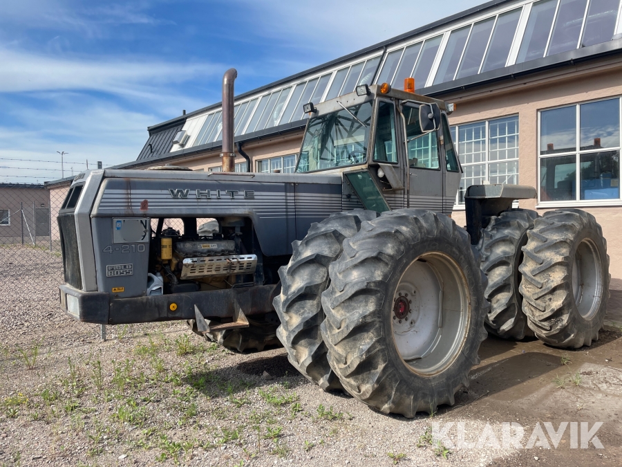 Traktor White 4-210