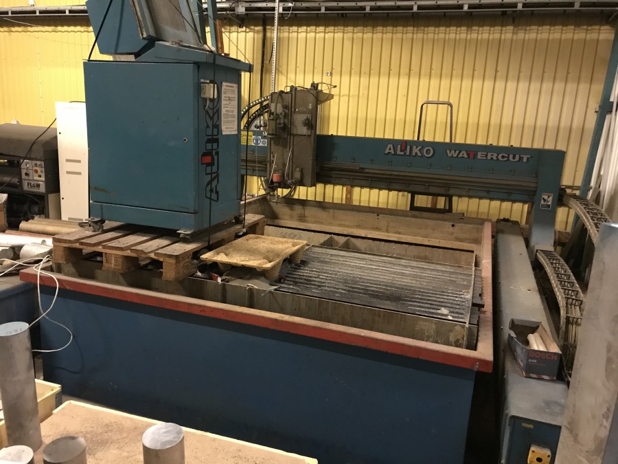 Vattenskärningsmaskin / Vattenskärare